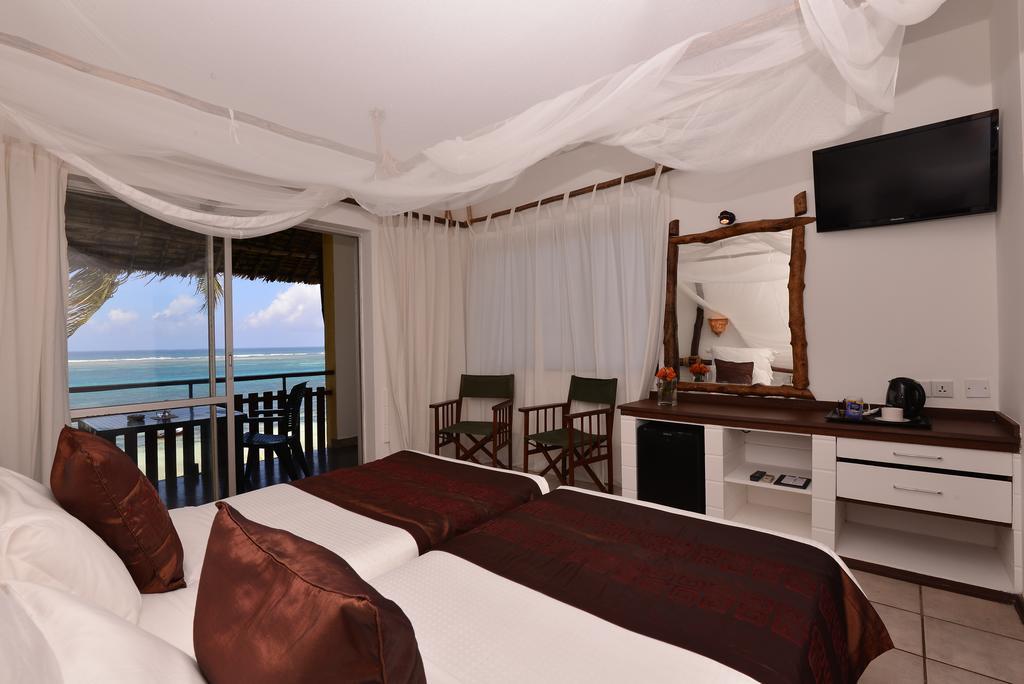מומבסה Bahari Beach Hotel חדר תמונה