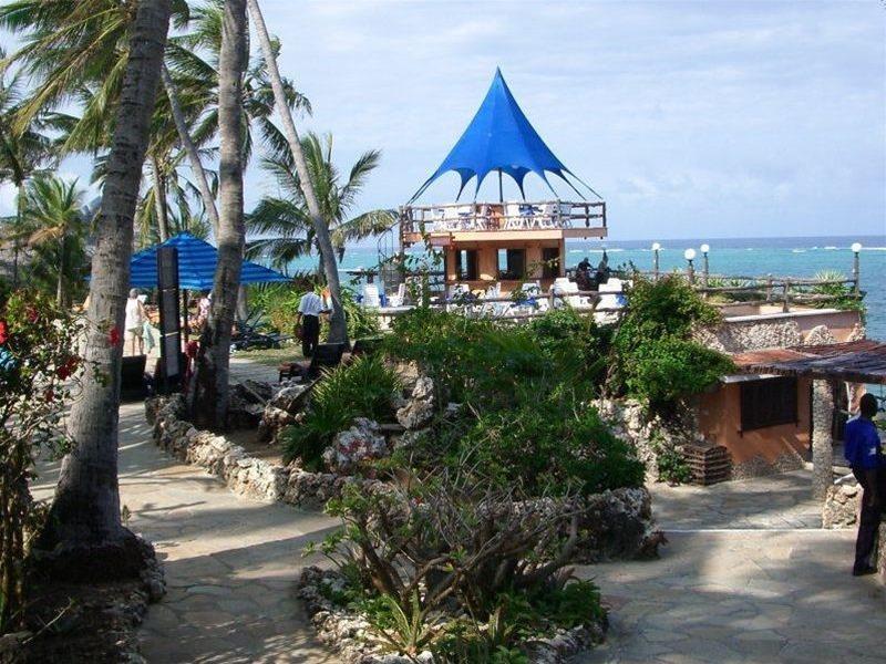 מומבסה Bahari Beach Hotel מראה חיצוני תמונה
